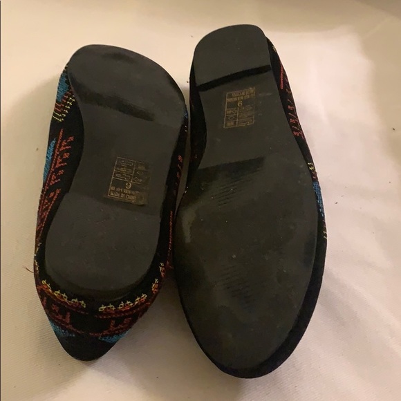 Yoki Tribal Print Flats - Picture 5 of 7